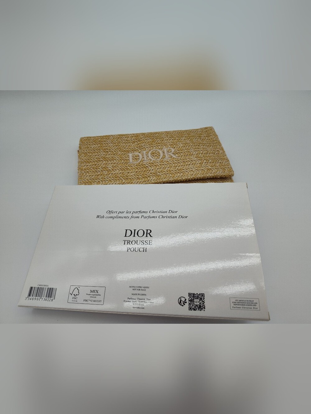 DIOR Beauty Limited Edition Rattan Jute Woven Clutch Chain Bag Natural NIB - Picture 2 of 11